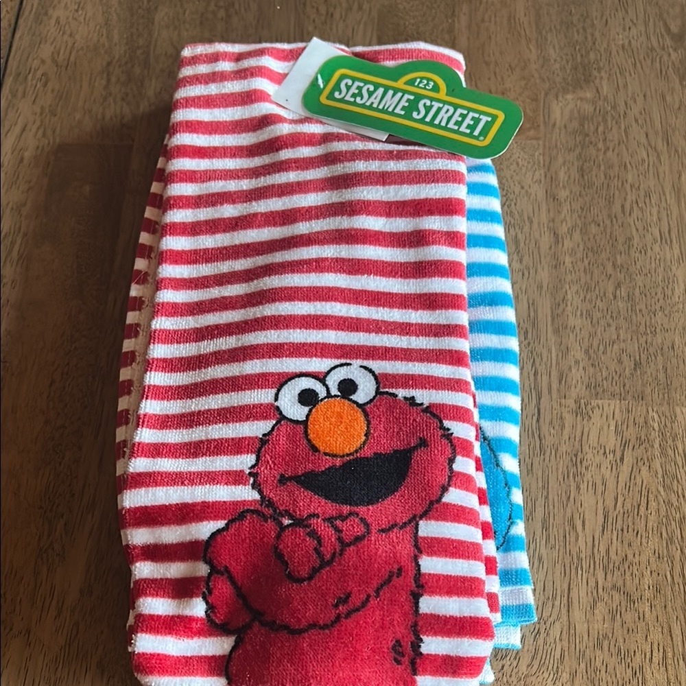 Sesame Street Elmo Striped Towel Set